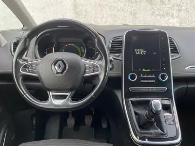 Renault Scénic 2019 - 16900 EUR, 71000 km - AUTO.MOTO.pt - 71000km - foto 15 de 19