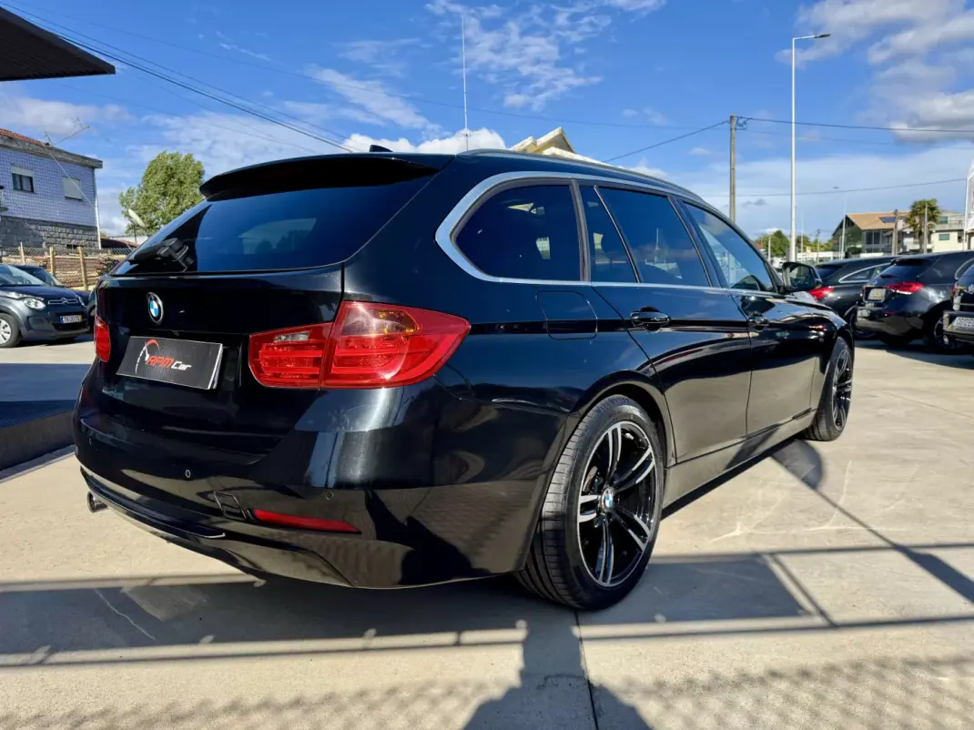 BMW 318 2015 - 13999 EUR, 220000 km - AUTO.MOTO.pt - 220000km - foto 12 de 23