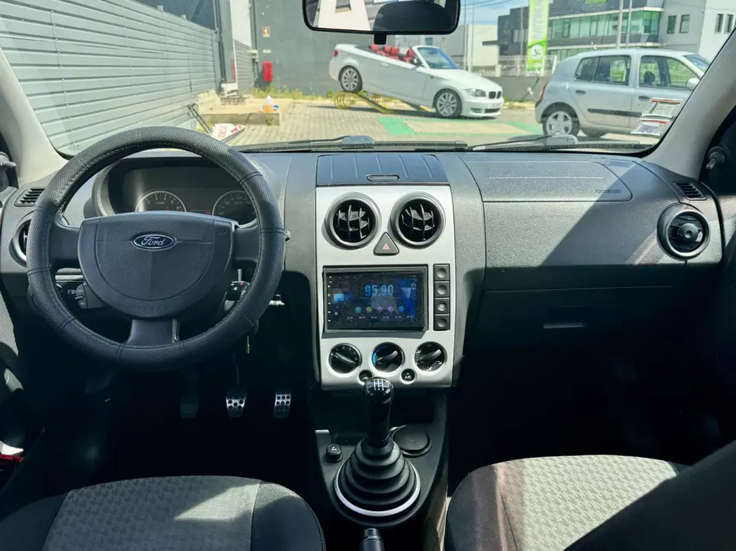 Ford Fusion 2004 - 3950 EUR, 135000 km - AUTO.MOTO.pt - 135000km - foto 9 de 20