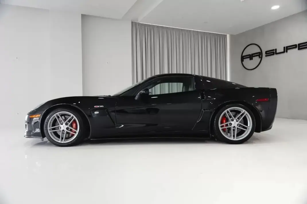 Chevrolet Corvette 2007 - 79950 EUR, 91930 km - 91930km - foto 11 de 52
