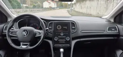 Renault Mégane Sport Tourer 2019 - 8950 EUR, 360000 km - AUTO.MOTO.pt - 360000km - foto 8 de 23