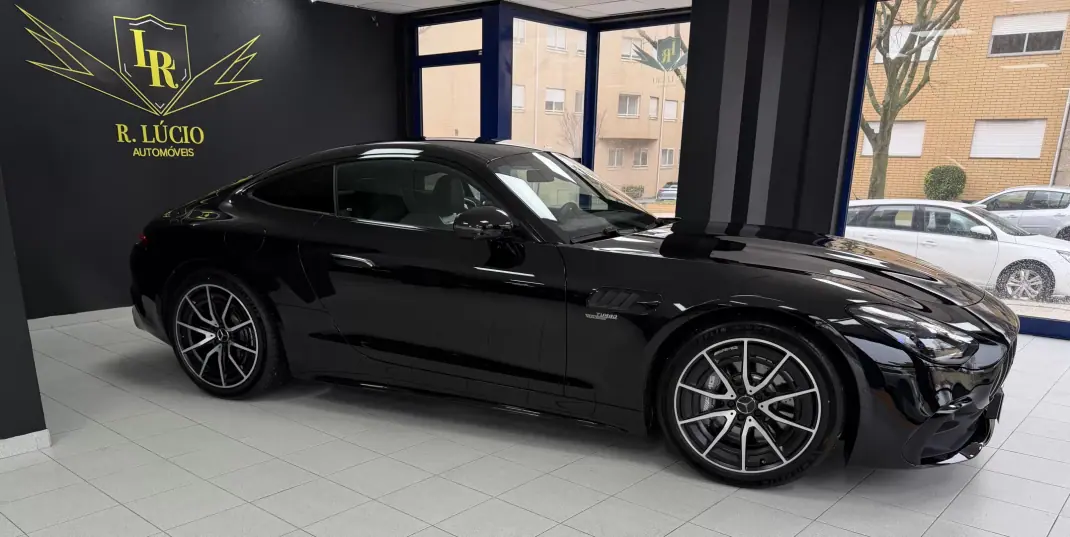 Mercedes-Benz AMG GT 2025 - 140000 EUR, 8886 km - AUTO.MOTO.pt - 8886km - foto 12 de 74