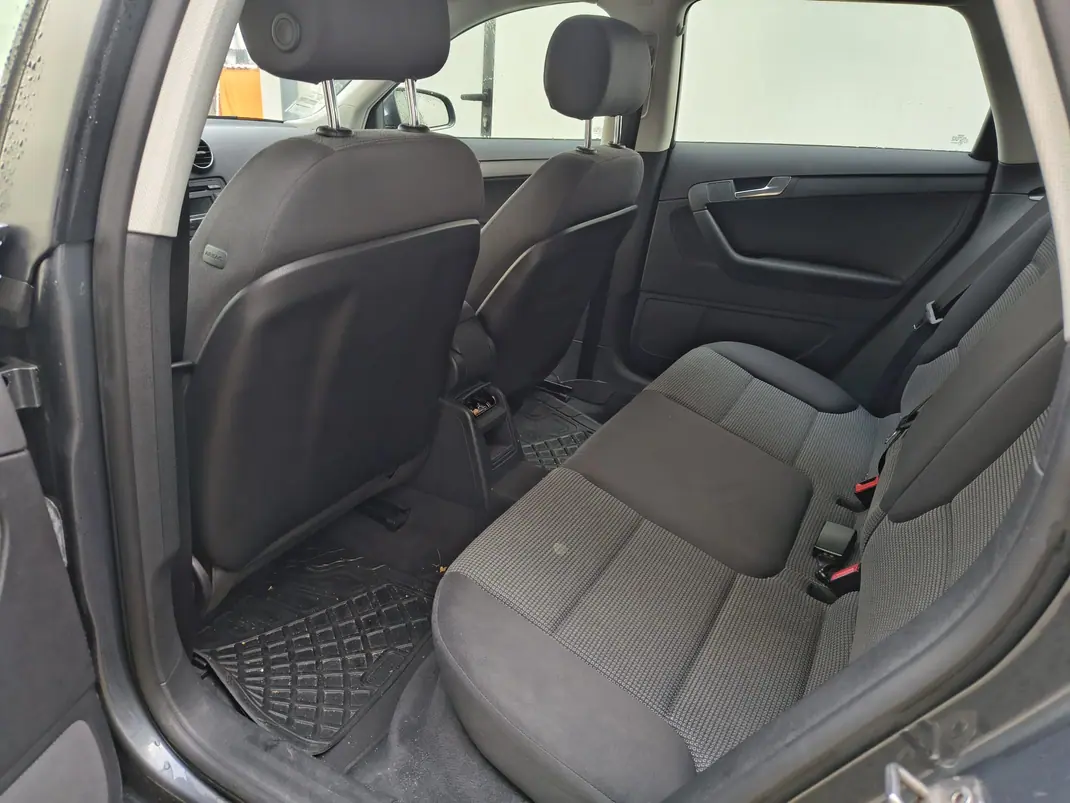 Audi A3 Sportback 2008 - 7500 EUR, 145000 km - AUTO.MOTO.pt - 145000km - foto 11 de 16