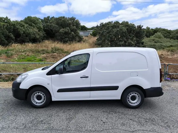 Citroën Berlingo 1.6 HDI L2 3L FRIO + ISOTERMICA 2016 - 14950 EUR, 292742 km - AUTO.MOTO.pt - 292742km - foto 6 de 43