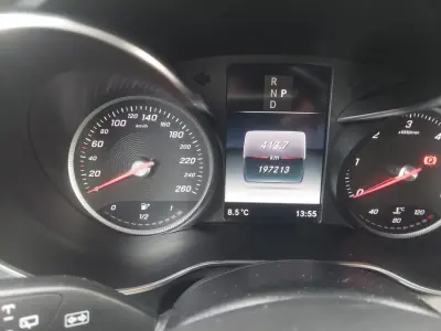 Mercedes-Benz GLC 250 2017 - 29700 EUR, 197300 km - AUTO.MOTO.pt - 197300km - foto 8 de 10