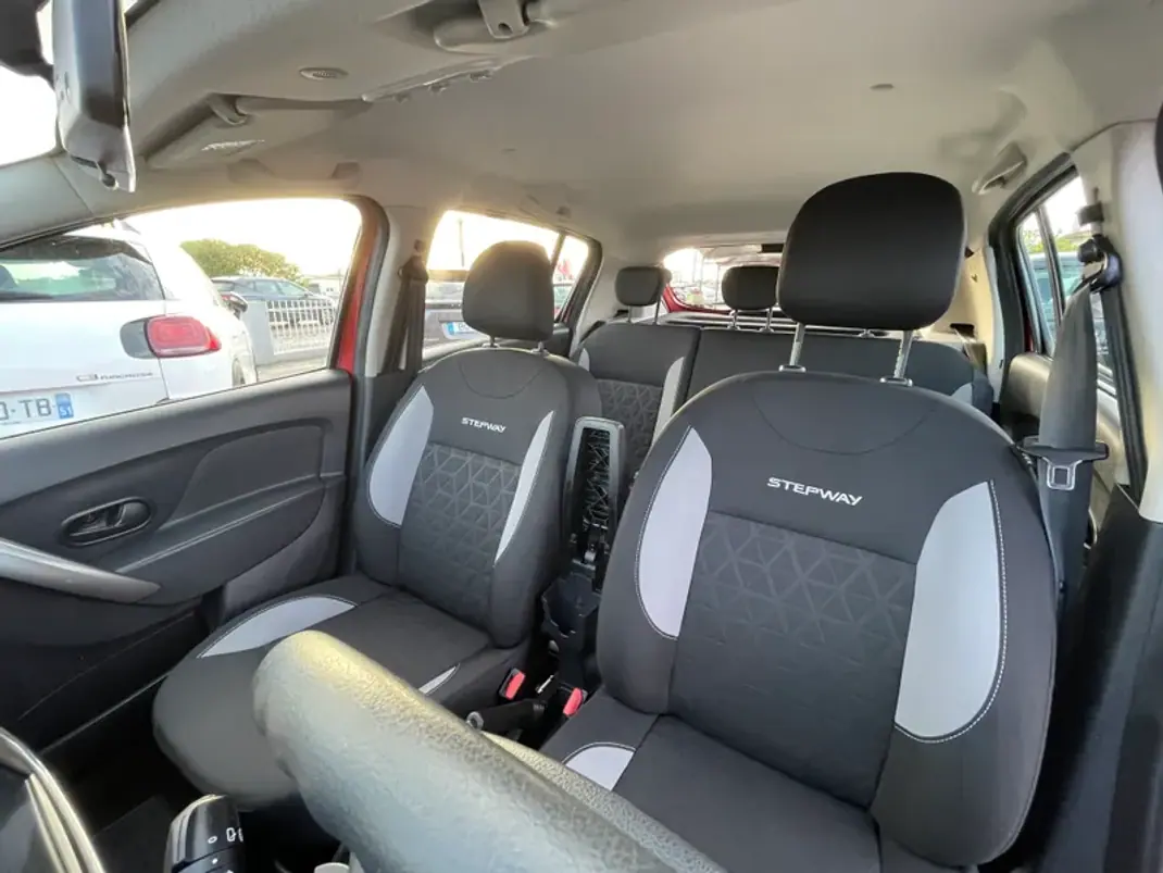 Dacia Sandero 2014 - 10950 EUR, 94953 km - AUTO.MOTO.pt - 94953km - foto 9 de 23