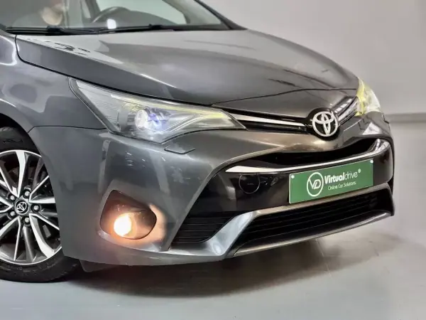 Toyota Avensis Touring Sports 2015 - 13750 EUR, 144000 km - AUTO.MOTO.pt - 144000km - foto 4 de 58