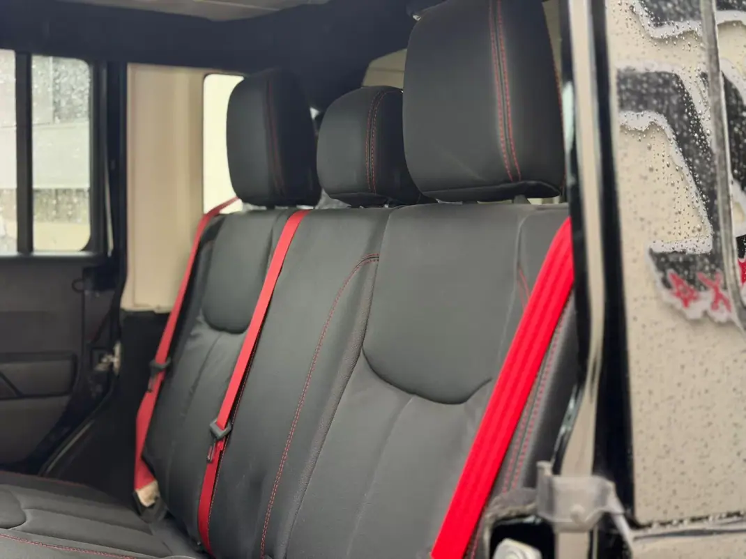 Jeep Wrangler Unlimited 2019 - 54000 EUR, 172045 km - AUTO.MOTO.pt - 172045km - foto 15 de 16