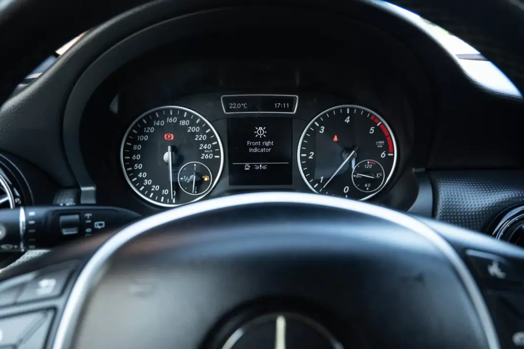 Mercedes-Benz A 180 2013 - 12900 EUR, 195405 km - 195405km - foto 9 de 21
