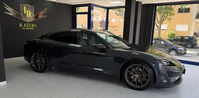 Porsche Taycan 2023 - 69000 EUR, 84534 km - AUTO.MOTO.pt - 84534km - foto 4 de 39