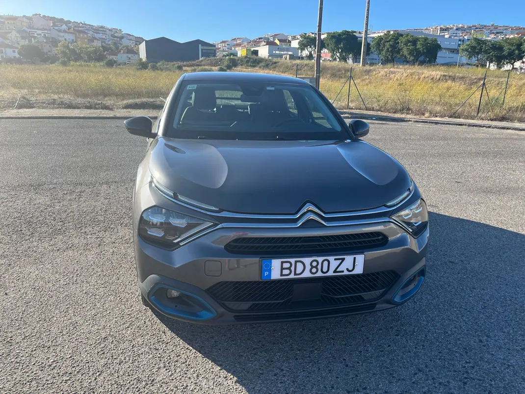 Citroën e-C4 2023 - 20990 EUR, 18450 km - 18450km - foto 3 de 13