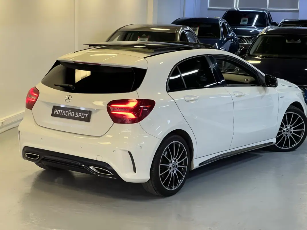 Mercedes-Benz A 180 2017 - 18990 EUR, 140000 km - 140000km - foto 35 de 40