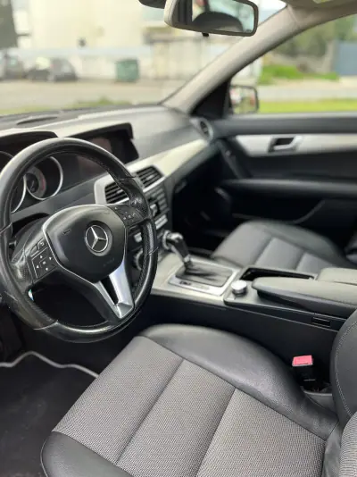 Mercedes-Benz C 220 2010 - 11900 EUR, 310000 km - AUTO.MOTO.pt - 310000km - foto 9 de 14