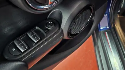 MINI One 2016 - 11850 EUR, 153106 km - AUTO.MOTO.pt - 153106km - foto 16 de 51