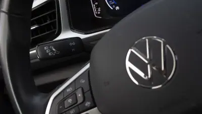 Volkswagen T-Roc 2025 - 24250 EUR, 11000 km - AUTO.MOTO.pt - 11000km - foto 21 de 41