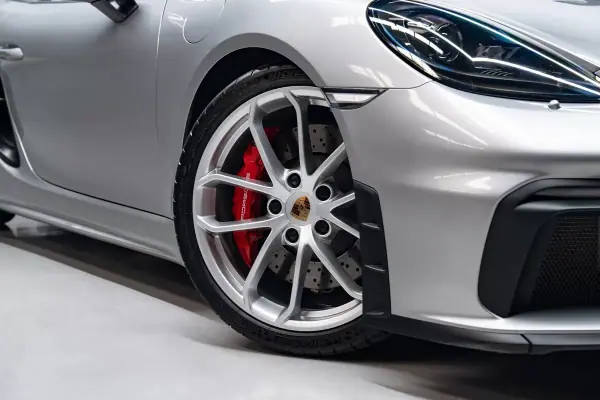 Porsche 718 Spyder 2020 - 124950 EUR, 16000 km - AUTO.MOTO.pt - 16000km - foto 4 de 52