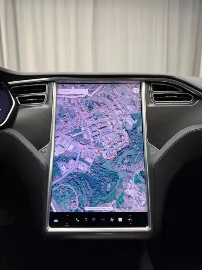 Tesla Model S 2018 - 19500 EUR, 260000 km - AUTO.MOTO.pt - 260000km - foto 10 de 23