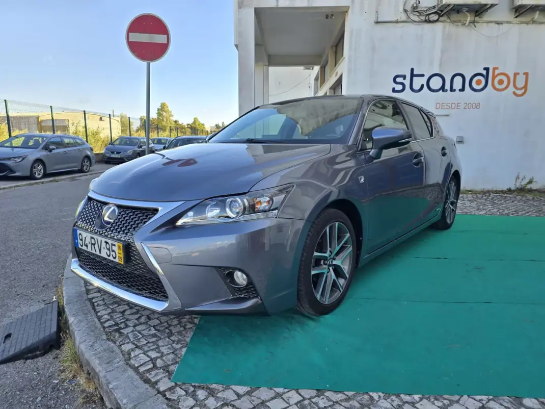 Lexus CT 200h 2016 - 17950 EUR, 217000 km - AUTO.MOTO.pt - 217000km - foto 6 de 13
