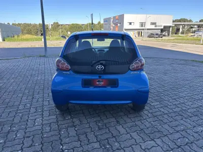 Toyota Aygo 2012 - 7490 EUR, 115000 km - AUTO.MOTO.pt - 115000km - foto 6 de 17