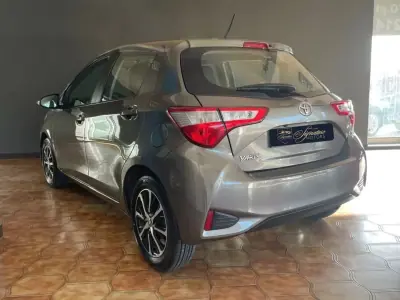 Toyota Yaris 2018 - 14900 EUR, 41312 km - AUTO.MOTO.pt - 41312km - foto 3 de 27