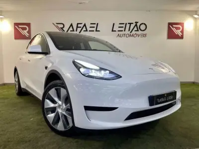 Tesla Model Y 2023 - 35450 EUR, 75000 km - AUTO.MOTO.pt - 75000km - foto 7 de 39