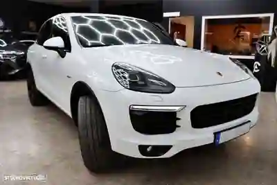 Porsche Cayenne 2015 — foto 6 de 32