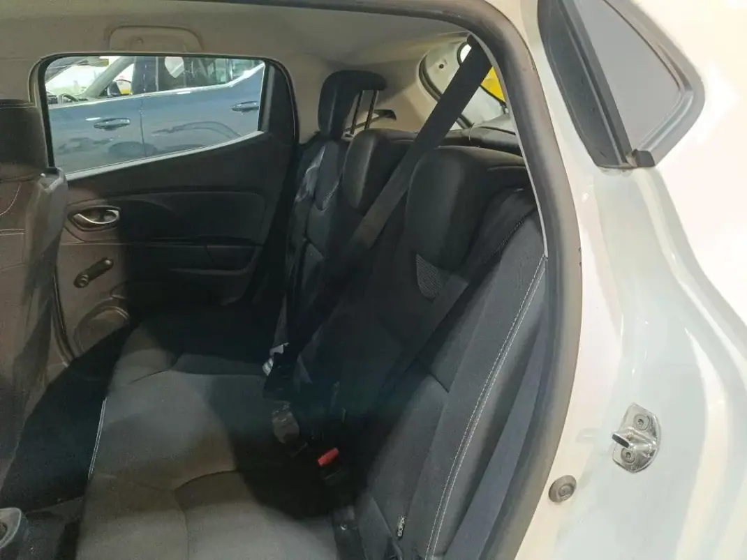 Renault Clio 2019 - 13900 EUR, 70407 km - AUTO.MOTO.pt - 70407km - foto 6 de 7
