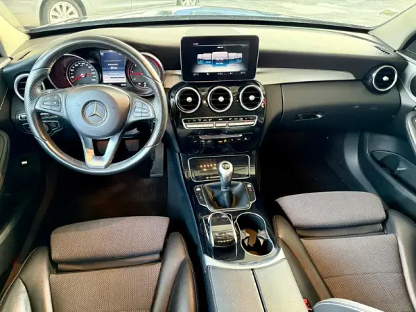 Mercedes-Benz C 220 2015 - 19990 EUR, 261570 km - AUTO.MOTO.pt - 261570km - foto 15 de 26