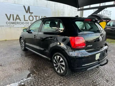 Volkswagen Polo 2015 - 8500 EUR, 150350 km - AUTO.MOTO.pt - 150350km - foto 11 de 11