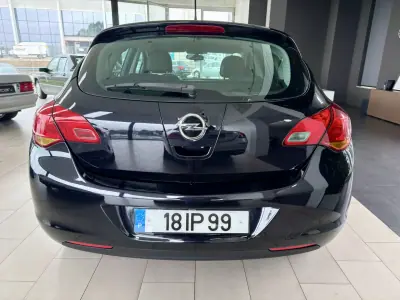 Opel Astra 2009 - 5990 EUR, 244173 km - AUTO.MOTO.pt - 244173km - foto 14 de 18