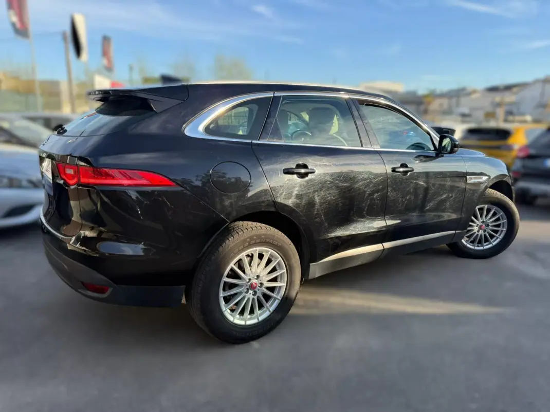 Jaguar F-Pace 2017 - 24900 EUR, 184000 km - AUTO.MOTO.pt - 184000km - foto 6 de 19