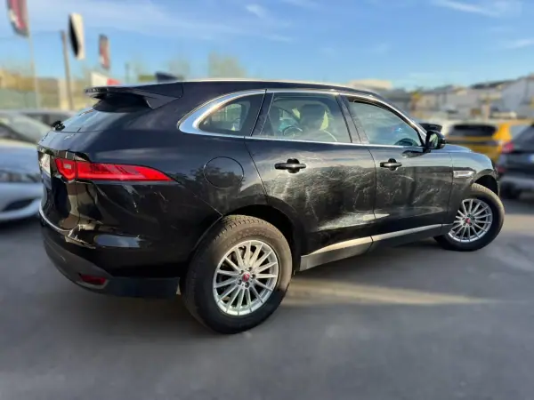 Jaguar F-Pace 2017 - 24900 EUR, 184000 km - AUTO.MOTO.pt - 184000km - foto 6 de 19