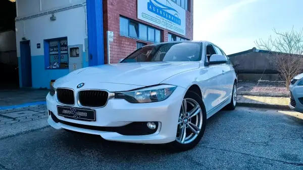 BMW 318 2015 - 12900 EUR, 195000 km - AUTO.MOTO.pt - 195000km - foto 15 de 20