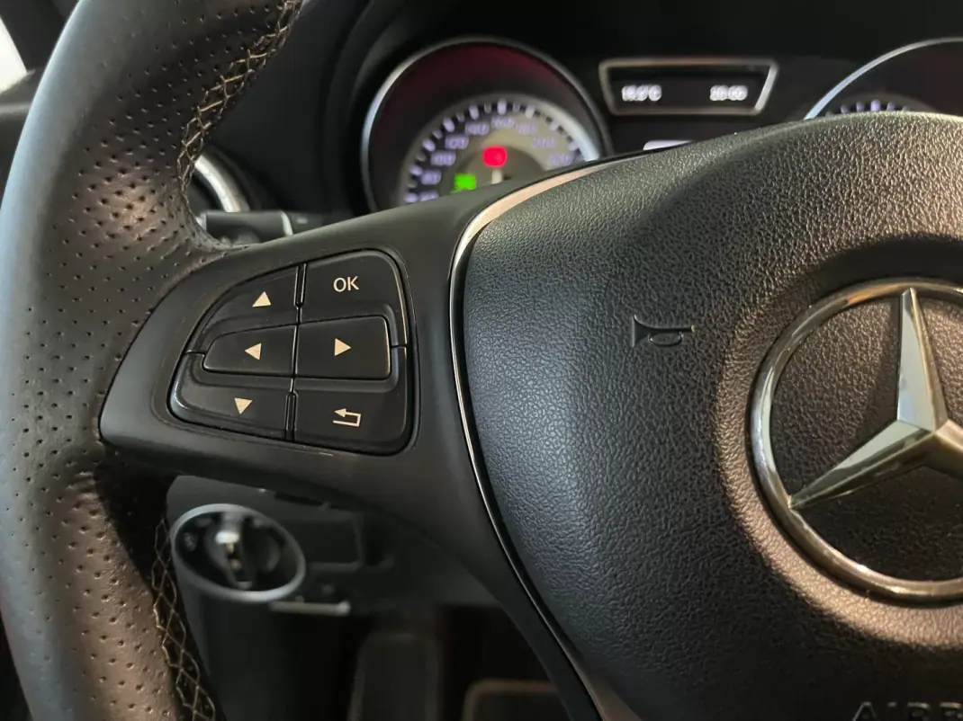 Mercedes-Benz CLA 180 2015 - 16500 EUR, 181000 km - 181000km - foto 17 de 28
