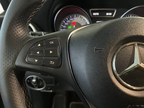 Mercedes-Benz CLA 180 2015 - 16500 EUR, 181000 km - 181000km - foto 17 de 28