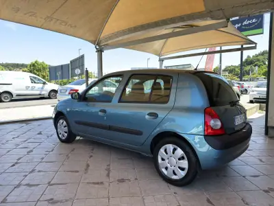 Renault Clio 2004 - 3250 EUR, 222926 km - AUTO.MOTO.pt - 222926km - foto 4 de 28