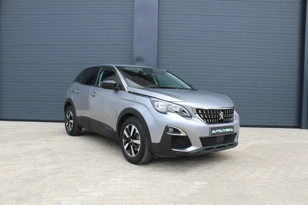 Peugeot 3008 2018 - 18000 EUR, 97000 km - AUTO.MOTO.pt - 97000km - foto 1 de 18