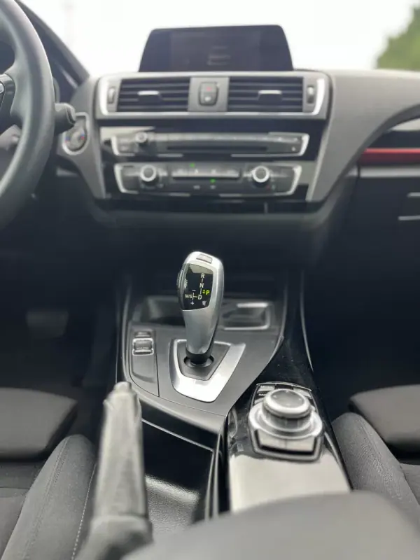 BMW 218 2015 - 18000 EUR, 202170 km - AUTO.MOTO.pt - 202170km - foto 11 de 31