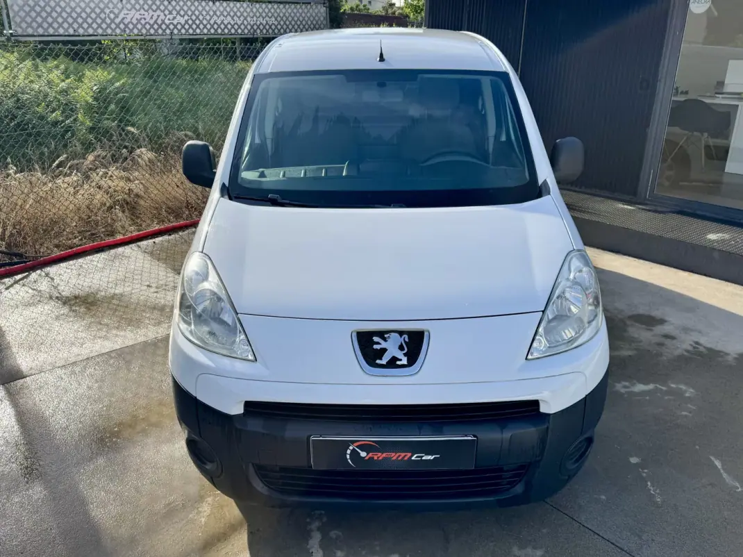 Peugeot Partner 1.6HDI L1 2011 - 5999 EUR, 199900 km - AUTO.MOTO.pt - 199900km - foto 4 de 17