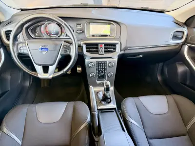 Volvo V40 2014 - 14490 EUR, 182428 km - AUTO.MOTO.pt - 182428km - foto 10 de 21