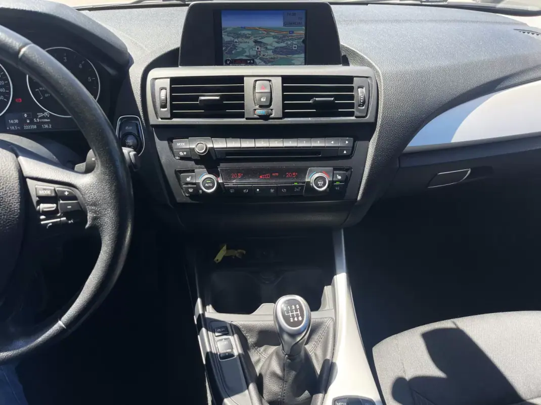 BMW 116 2013 - 14490 EUR, 222360 km - 222360km - foto 13 de 21