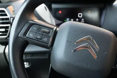 Citroën C4 2022 - 19450 EUR, 80400 km - AUTO.MOTO.pt - 80400km - foto 8 de 19