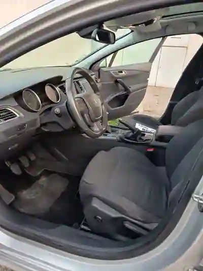 Peugeot 508 SW 2014 - 8500 EUR, 234400 km - 234400km - foto 14 de 15