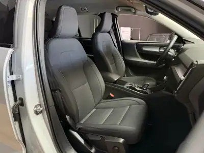 Volvo XC 40 2021 - 26500 EUR, 139987 km - AUTO.MOTO.pt - 139987km - foto 10 de 15