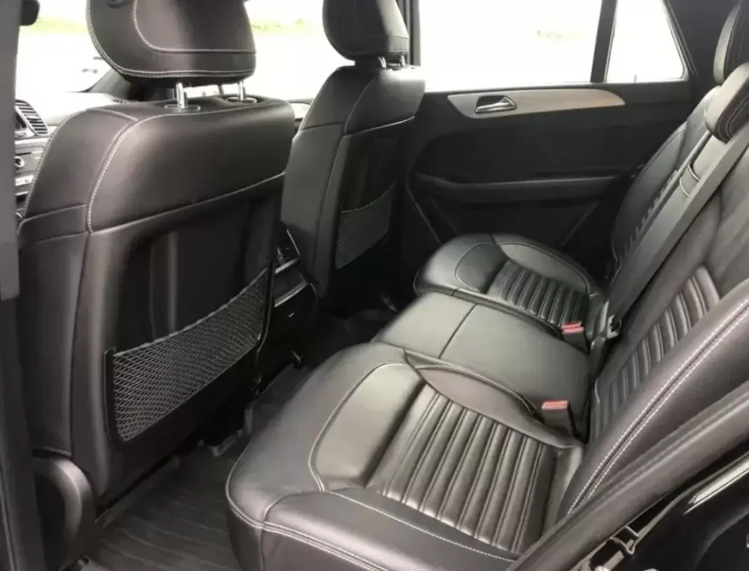 Mercedes-Benz GLE 400 2018 - 56999 EUR, 144000 km - AUTO.MOTO.pt - 144000km - foto 4 de 7