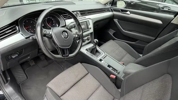 Volkswagen Passat Variant 2015 - 11490 EUR, 200121 km - AUTO.MOTO.pt - 200121km - foto 8 de 37