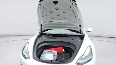 Tesla Model 3 2022 - 28500 EUR, 45186 km - AUTO.MOTO.pt - 45186km - foto 5 de 15
