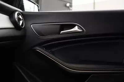 Mercedes-Benz CLA 180 2015 - 15900 EUR, 158000 km - AUTO.MOTO.pt - 158000km - foto 10 de 26