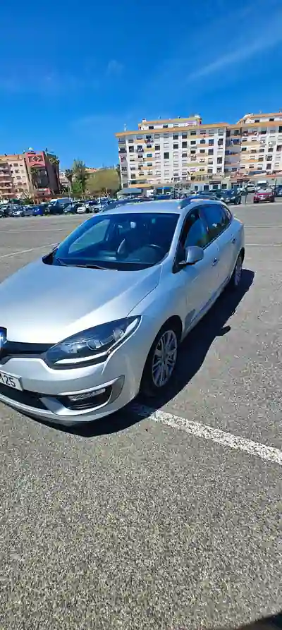 Renault Mégane Sport Tourer 2015 - 8200 EUR, 160000 km - AUTO.MOTO.pt - 160000km - foto 5 de 9
