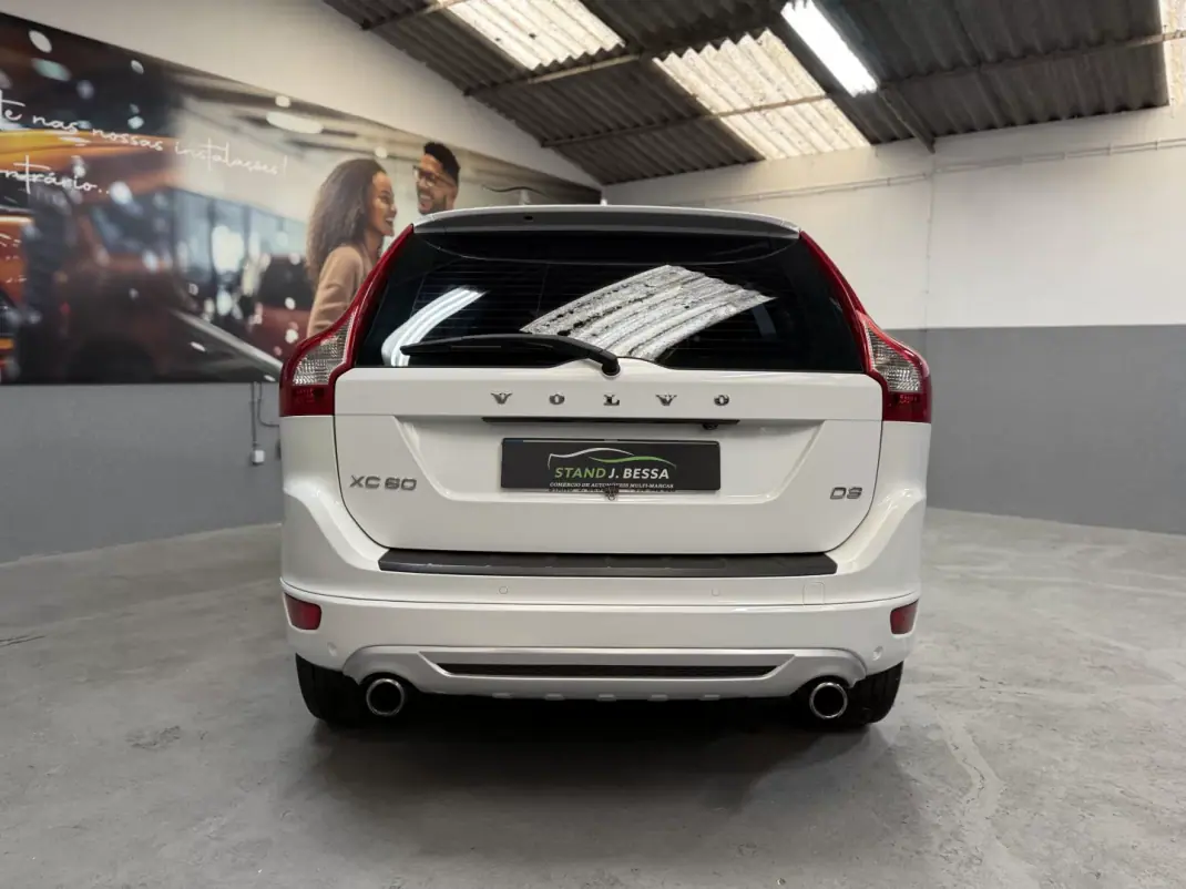 Volvo XC 60 2011 - 11990 EUR, 312000 km - AUTO.MOTO.pt - 312000km - foto 7 de 23